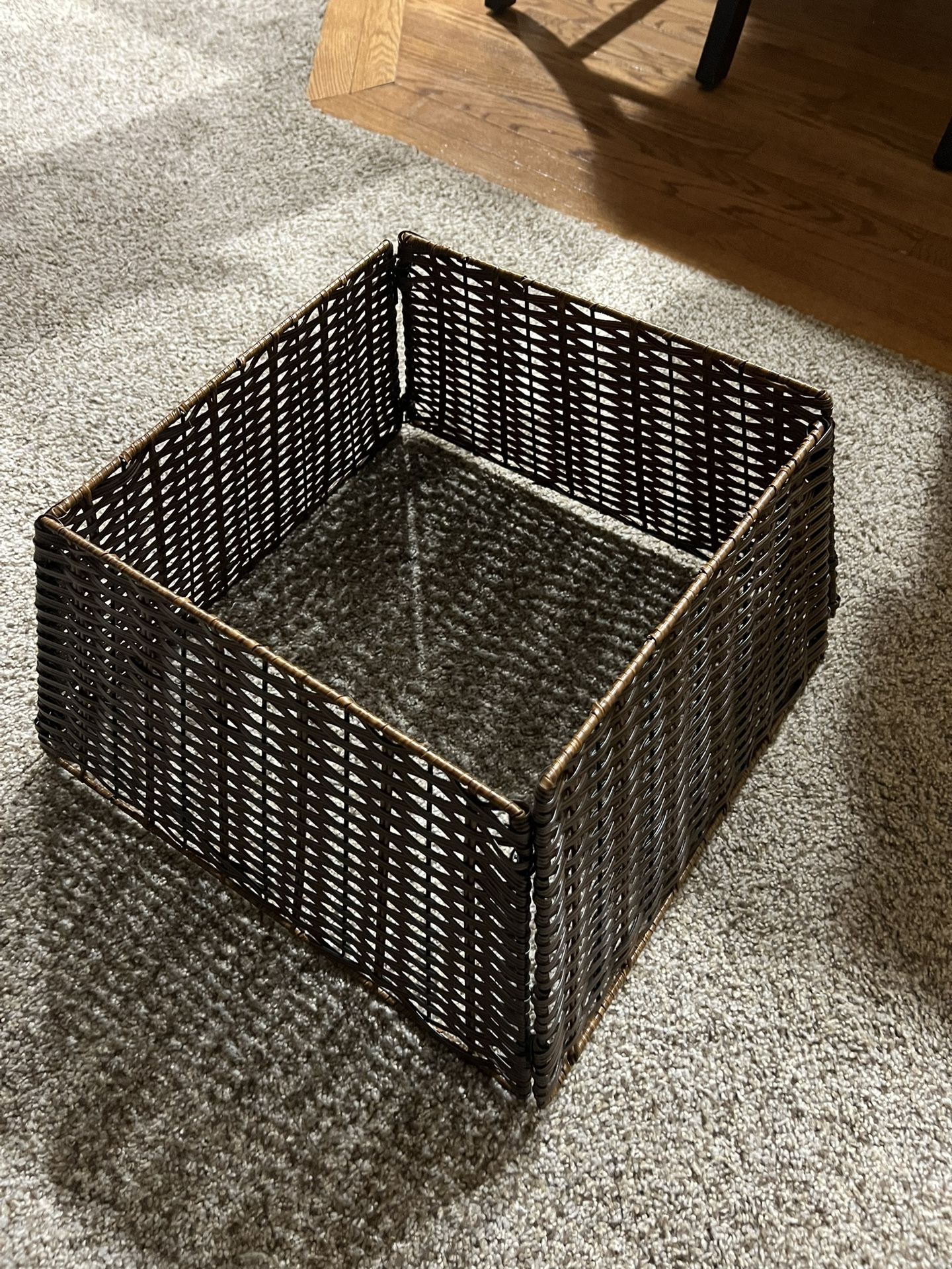 Plastic Wicker Basket Tree Skirt