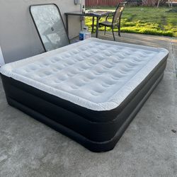 Queen Air Mattress with Built-in Pump, 18"