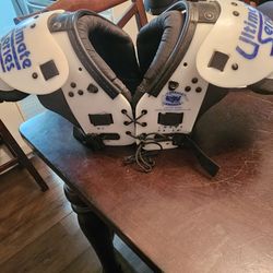 Football Shoulder Pads Medium Youth Size 