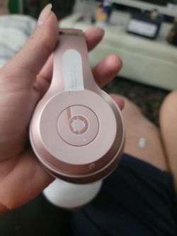 Rose gold beats solo 3