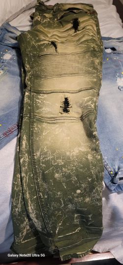 Men jeans zize 38x34 in excellent condition firm price