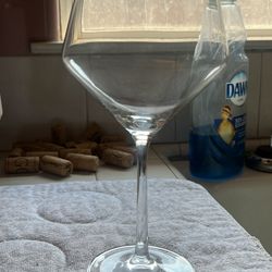 William-Sonoma Pinot noir Wine Glasses