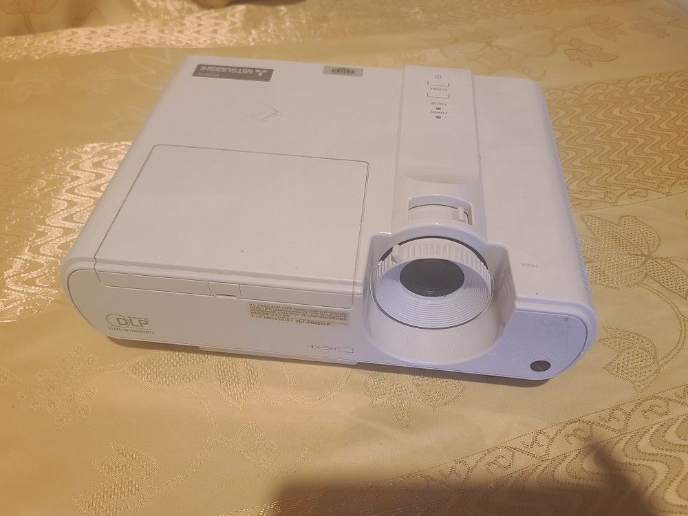 Mitsubishi XGA DLP Projector Model XD221U
