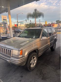 5.9 Jeep grand Cherokee Limited