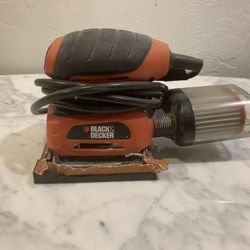 BLACK & DECKER Qs900 1/4 Sheet Sander With Filtered Dust Collection