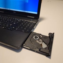 DELL Latitude E5540 15.6" Laptop
Intel Core  i3-4010U CPU @ 1.70GHz
4GB RAM
120GB SSD 
Win 10 Pro. Microsoft office installed.  ** NO TRADES **DELL La