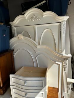 Full size bedroom set