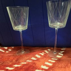 wine glasses from the "Random Cut" 