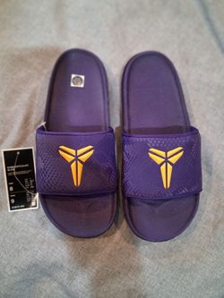 MEN'S NIKE Kobe off-court slides size 8