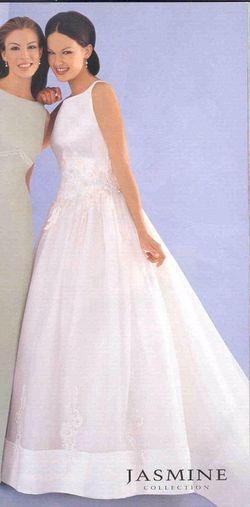 BRAND NEW - BRAND NEW wedding dress! ❤️