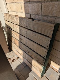 Free Wooden Pallet