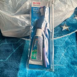 Travel Kit Toothpaste And Toothbrush 