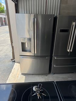 Refrigerator Good condition everything works fine