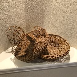 Rattan Rooster Basket