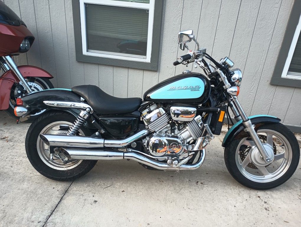 1995 Honda Magna 750c