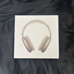 Apple AirPod Maxes 