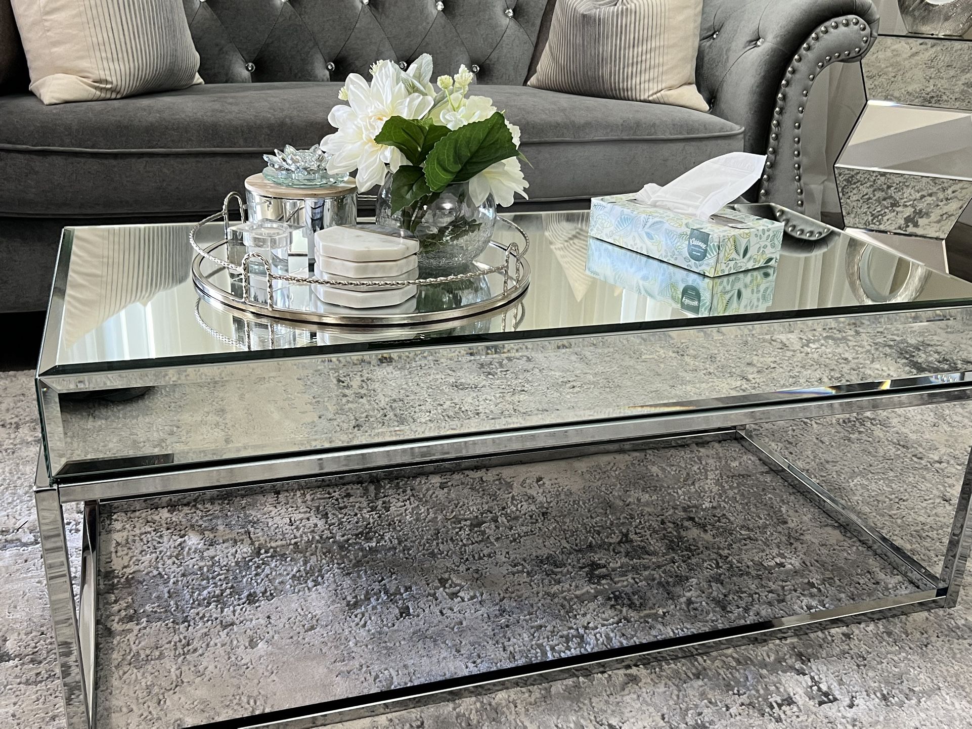 Mirror table excellent condition