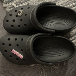 crocs