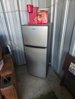 Mini fridge