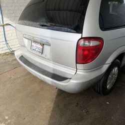 07 Chrysler Town N Country, Great Work,Family Van 2200obo