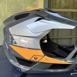 Trajecta Helmet New With Manual And Padding - Xl