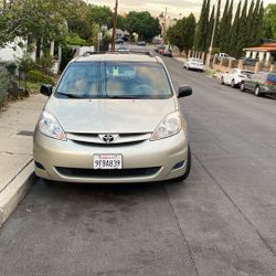 2010 Toyota Sienna LE 4D