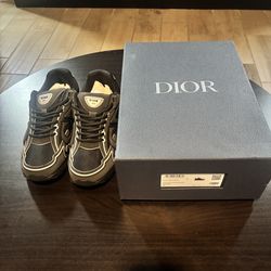 Dior b30