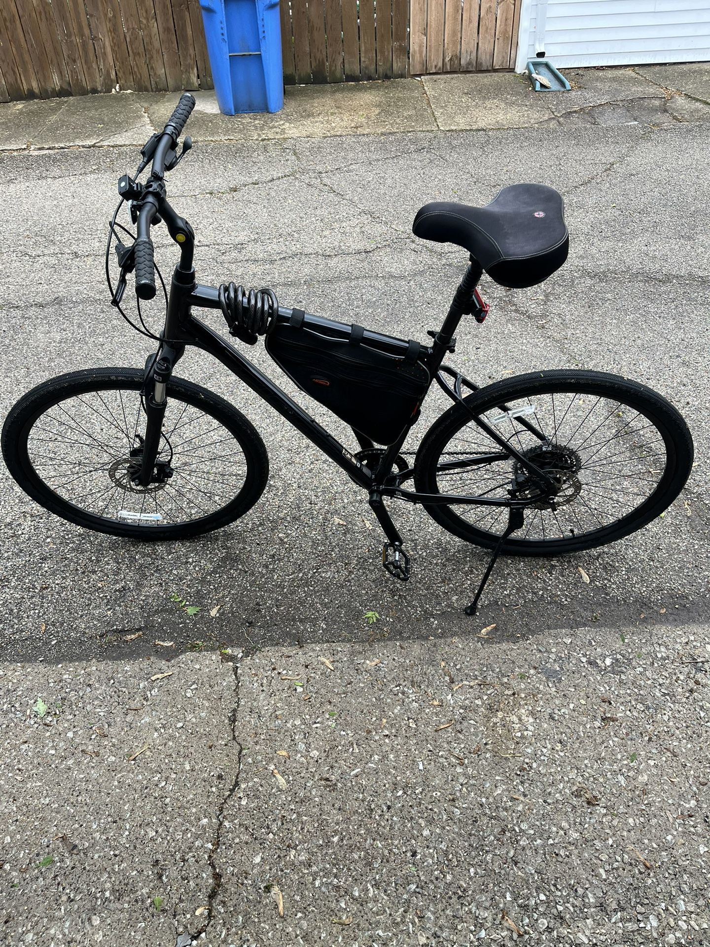 Giant Cypress Hybrid Bicycle