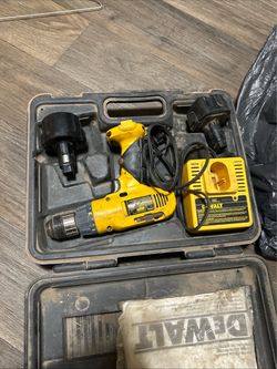 Dewalt dw952 cordless drill