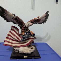 De Capoli Collection Eagle Statue 