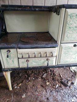 Spark insulated antique vintage stove