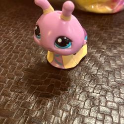 Littlest Pet Shop LPS Authentic Bonus Walkable #2389 Snail (walking)