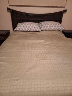 Queen Bed Set