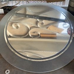 Oval Mirror Nice Classic Looking Design For Sale