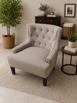 Elegant Tufted Accent Chair – Light Gray