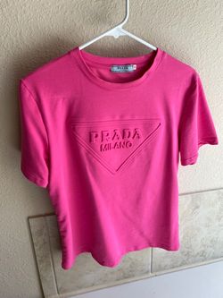 T-shirt size medium