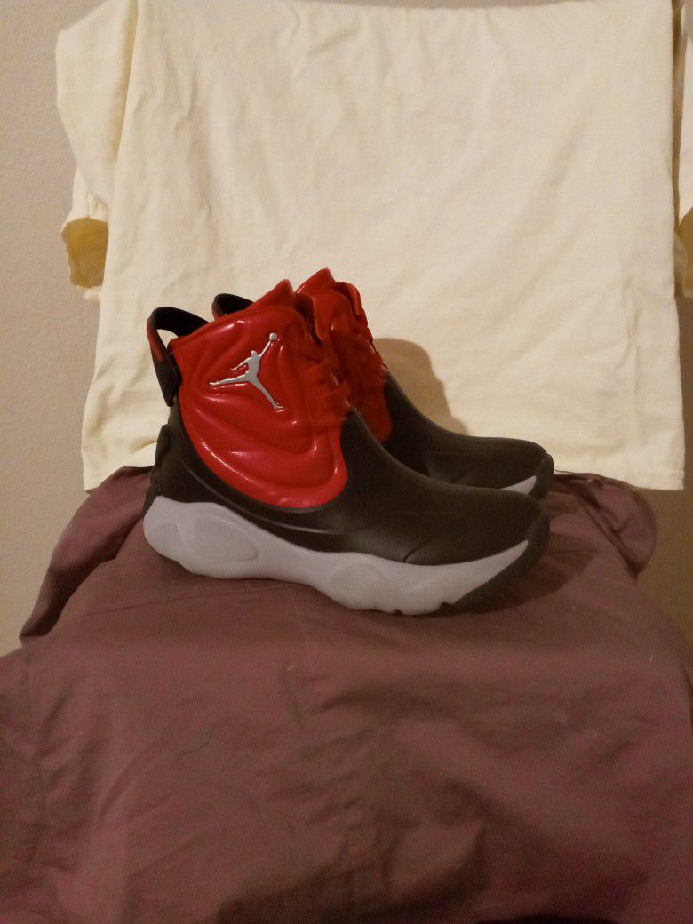 Nike Unisex Kids Jordan Drip 23 CT5798-006 Black Red Ankle Rain Boots Size 2Y

