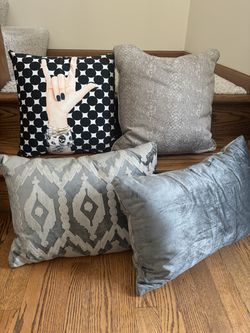Assorted pillows