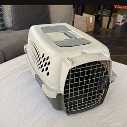 Pet Crate, Pet Taxi Made By Pet Mate For Small Pets In Very Good Condition