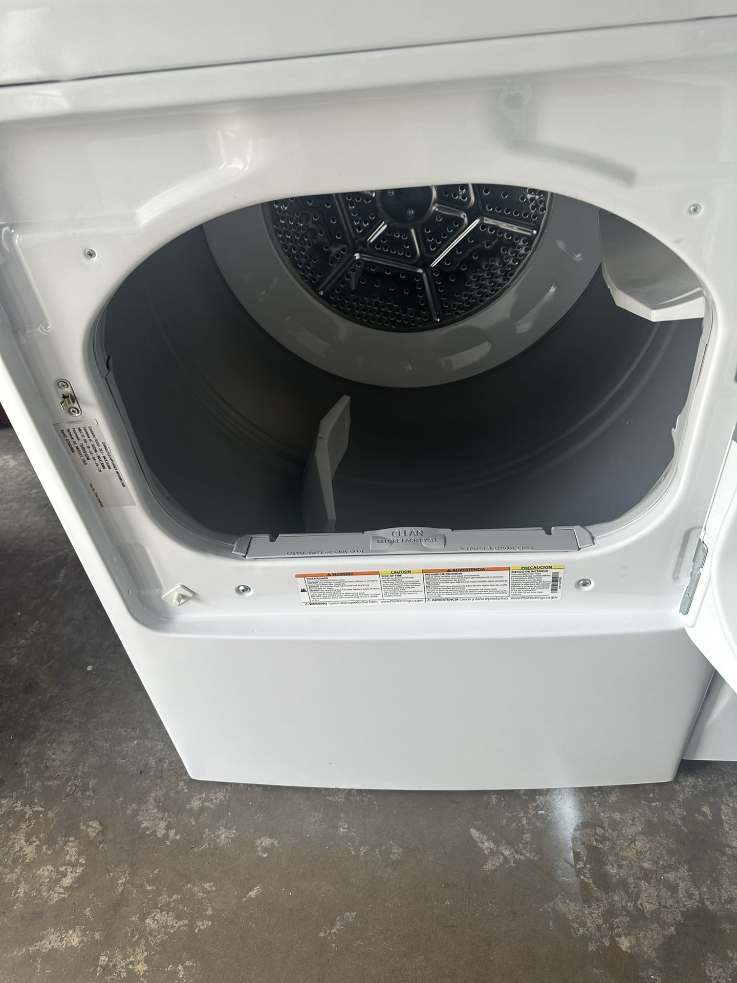 Compact dryer - BLACK + DECKER - MODEL BCED26 for Sale in Miami Beach, FL -  OfferUp