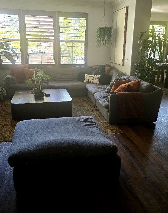 Gret Sectional Sofa and Ottoman 