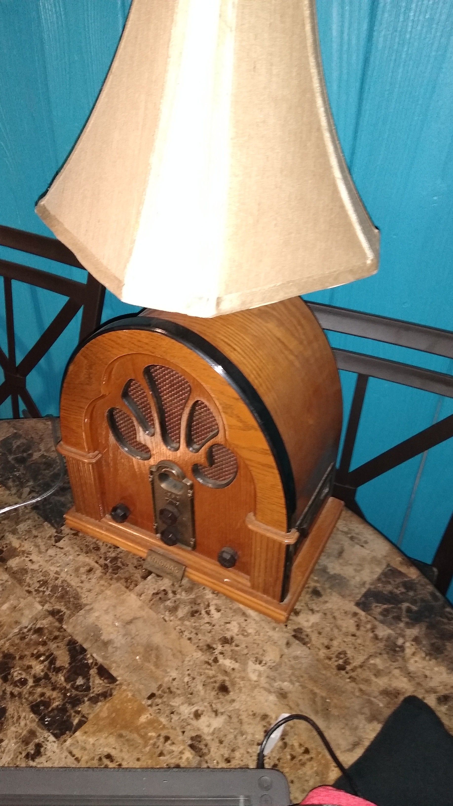 Vintage lamp made from Thomas radio