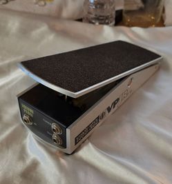 Ernie Ball VP JR. Volume pedal.