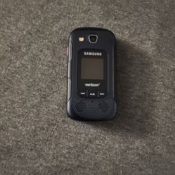 SAMSUNG flip Phone Unlocked And Ready To Use