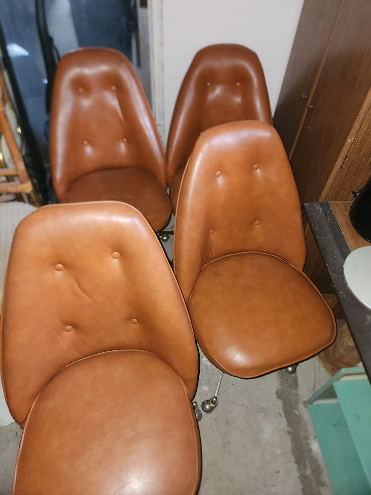 4 Chairs