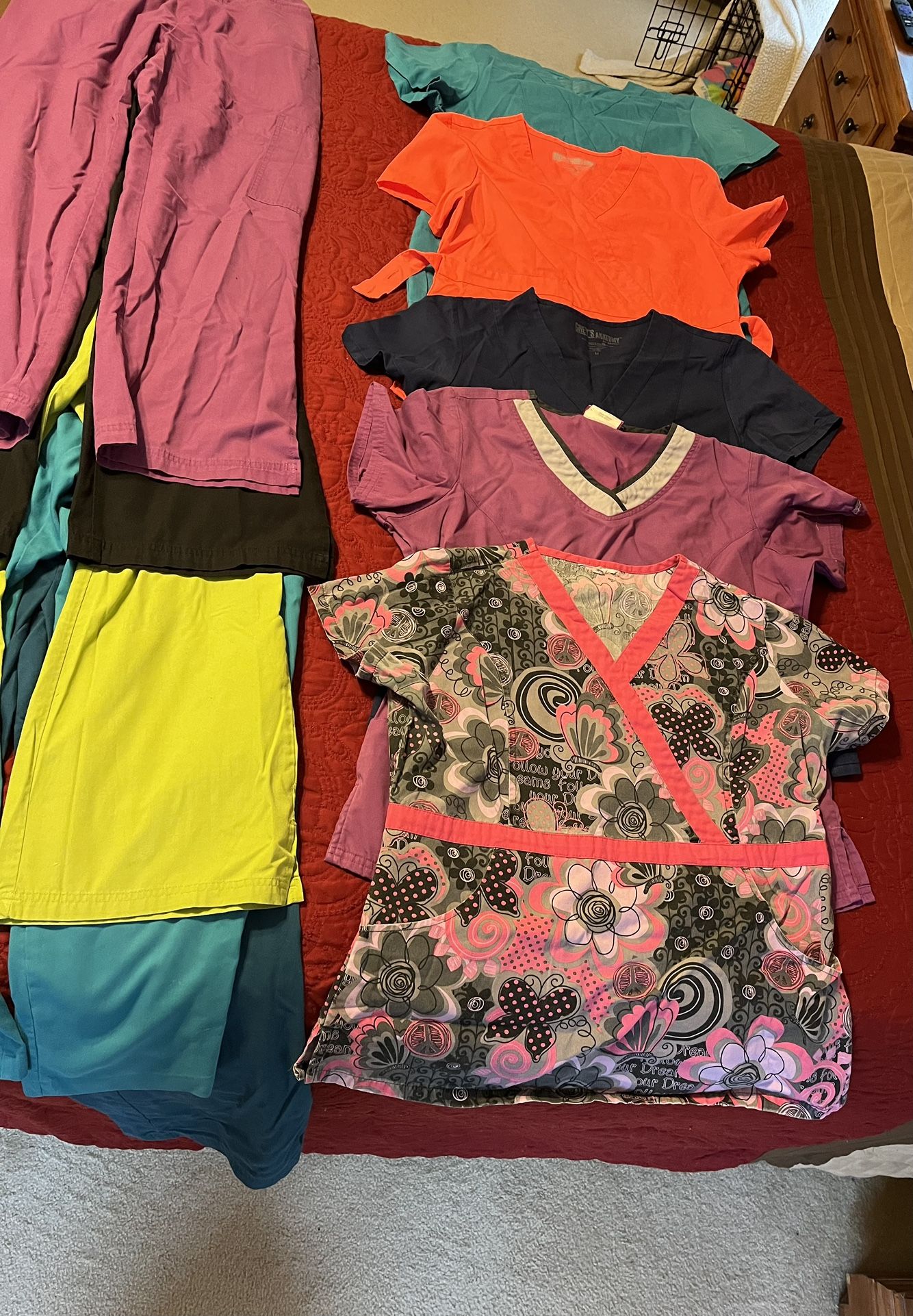 BUNDLE OF SIZE MED PETITE SCRUBS
