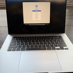 New Apple MacBook Air Space Gray 15” M2 8gb Ram 256gb SSD W AppleCare Plus 2027!!!!