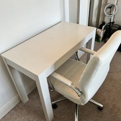 Plush Office Chair and Desk