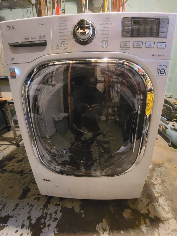 LG two In One Washer Dryer 