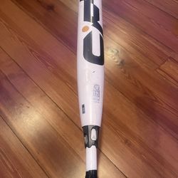 Demarini Baseball Bat - 8 (Size 32)